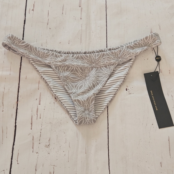 New MGS Women's Grey and White Reversible Swim Bikini Bottoms Size Large - Picture 1 of 6